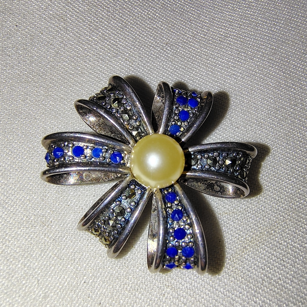 💎Vintage Sterling Brooch w/ Marcasite & Blue Pave Stones - Picture 2 of 5